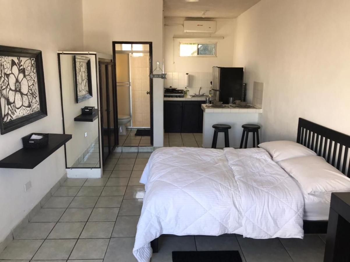 The Next Door Black And White Studio In Cabo Apartment Cabo San Lucas Exterior photo